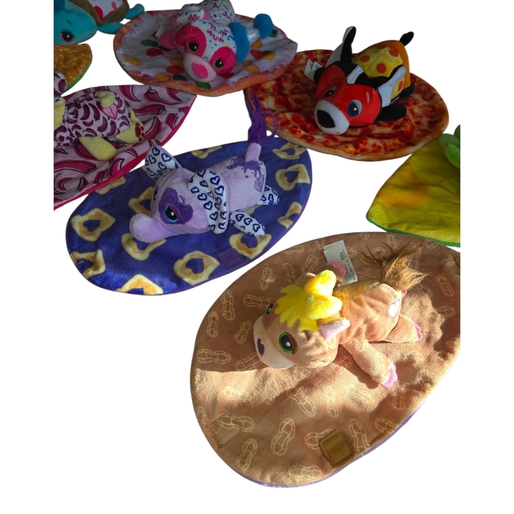 Lot of  Cutetitos Taste Budditos  Pizzaitos Plush Stuffed Animal - Picture 4 of 9